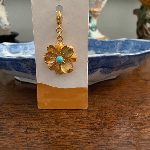 Gold Tone Flower pendant Turquoise center Anthro - Picture 2 of 11